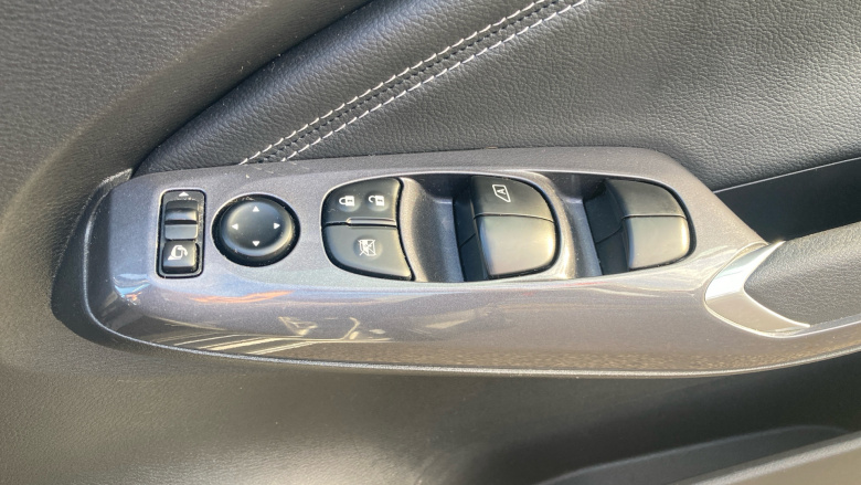 Nissan Juke 1.0 DiG-T 114 N-Connecta 5dr Petrol Hatchback